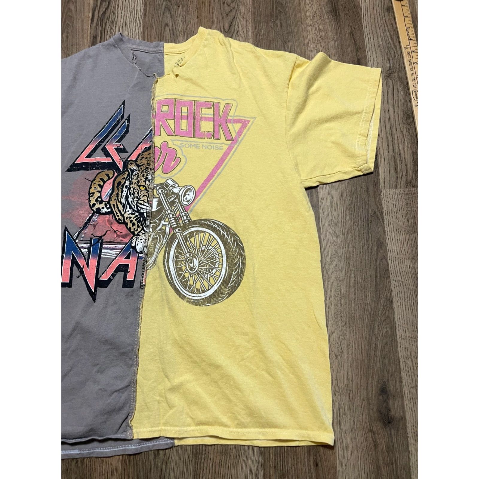 Vintage Trust The Universe Shirt Women's Large Yellow Gray Def Lepard Size L / US 10 / IT 46 - 4 Thumbnail
