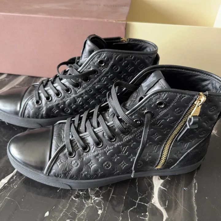 Other Louis Vuitton Black Leather High-Top Sneakers -2508 Size US 8 / EU 41 - 1 Thumbnail