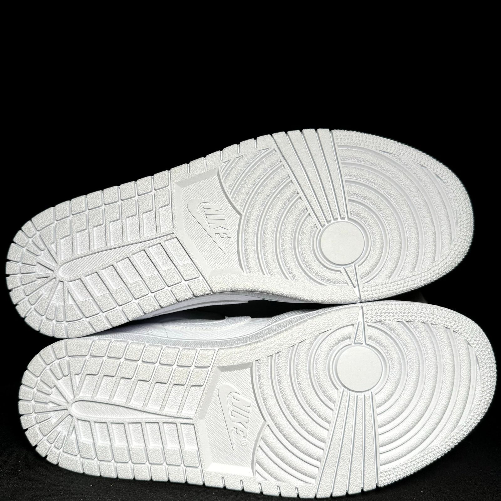 Jordan Brand × Nike Size 10 - Nike Air Jordan 1 Mid White Snakeskin 2020 Size US 10 / IT 40 - 7 Thumbnail