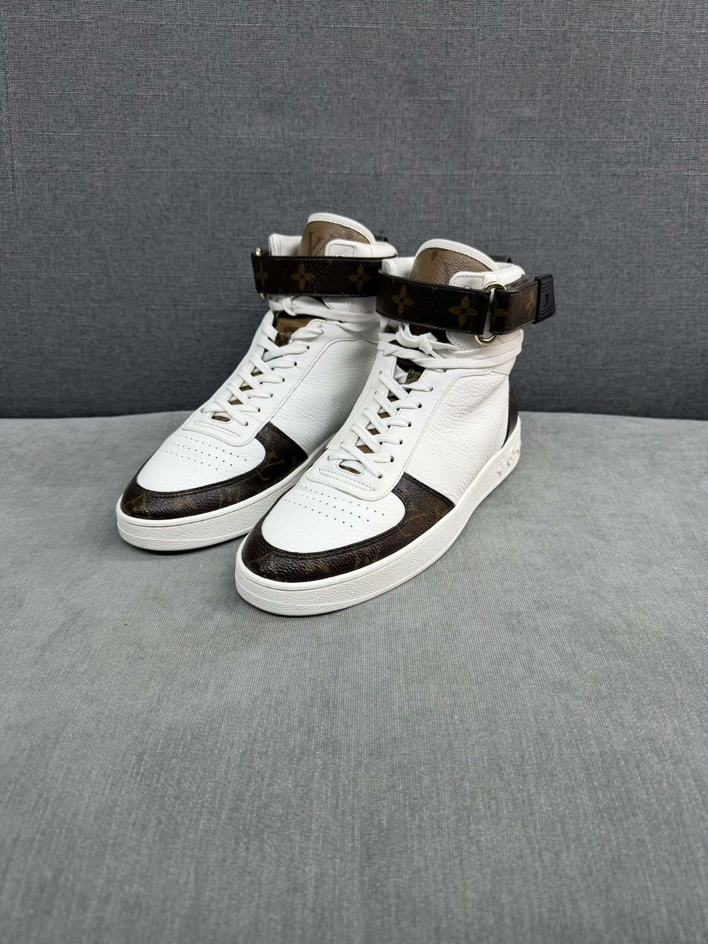 Louis Vuitton Louis Vuitton Patchwork White Hitop Sneakers 38 Women Size US 7.5 / IT 37.5 - 1 Thumbnail