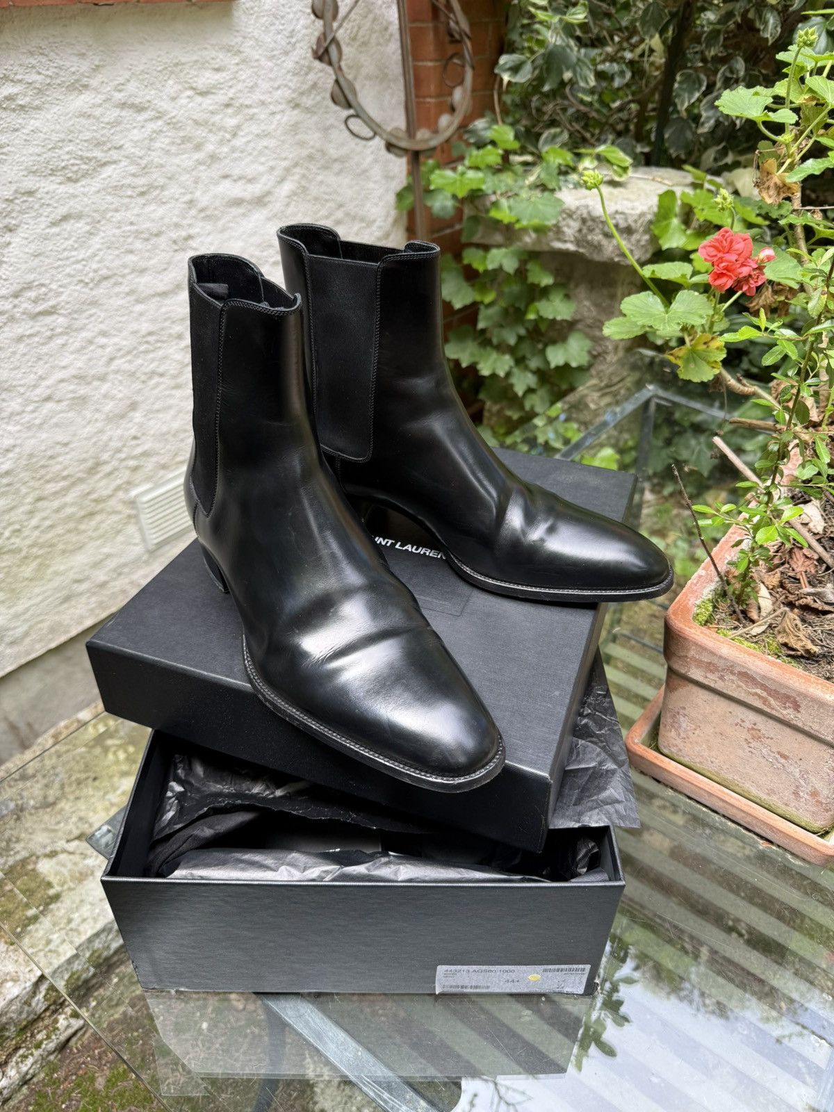Saint Laurent Wyatt 40 Chelsea Boots Black Leather