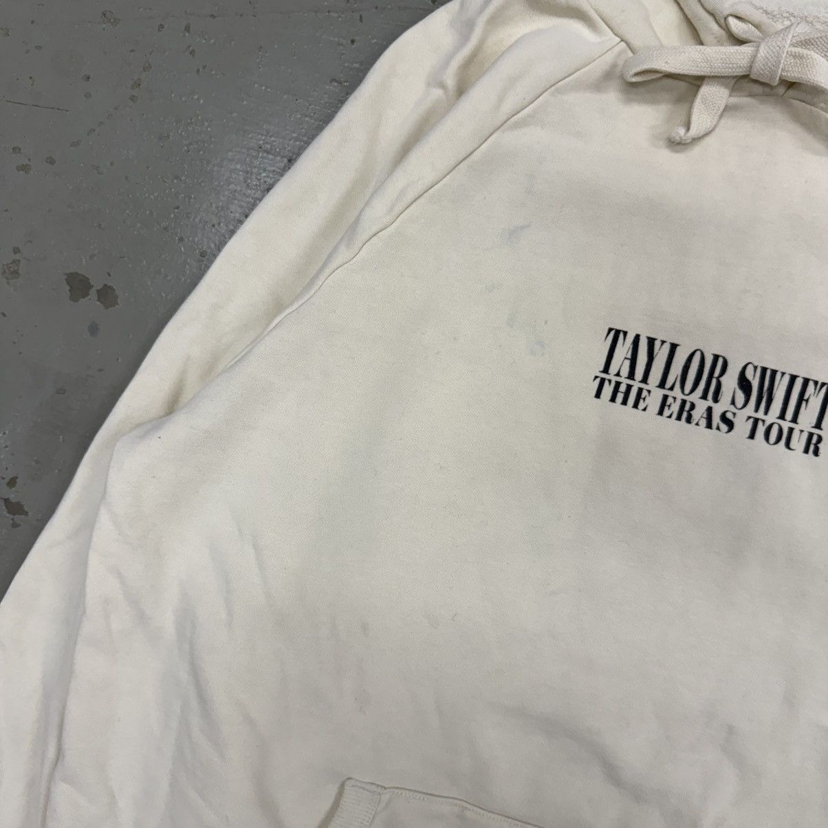 Band Tees 2024 Limited Edition Taylor Swift The Eras Tour Pullover Size US XL / EU 56 / 4 - 4 Thumbnail