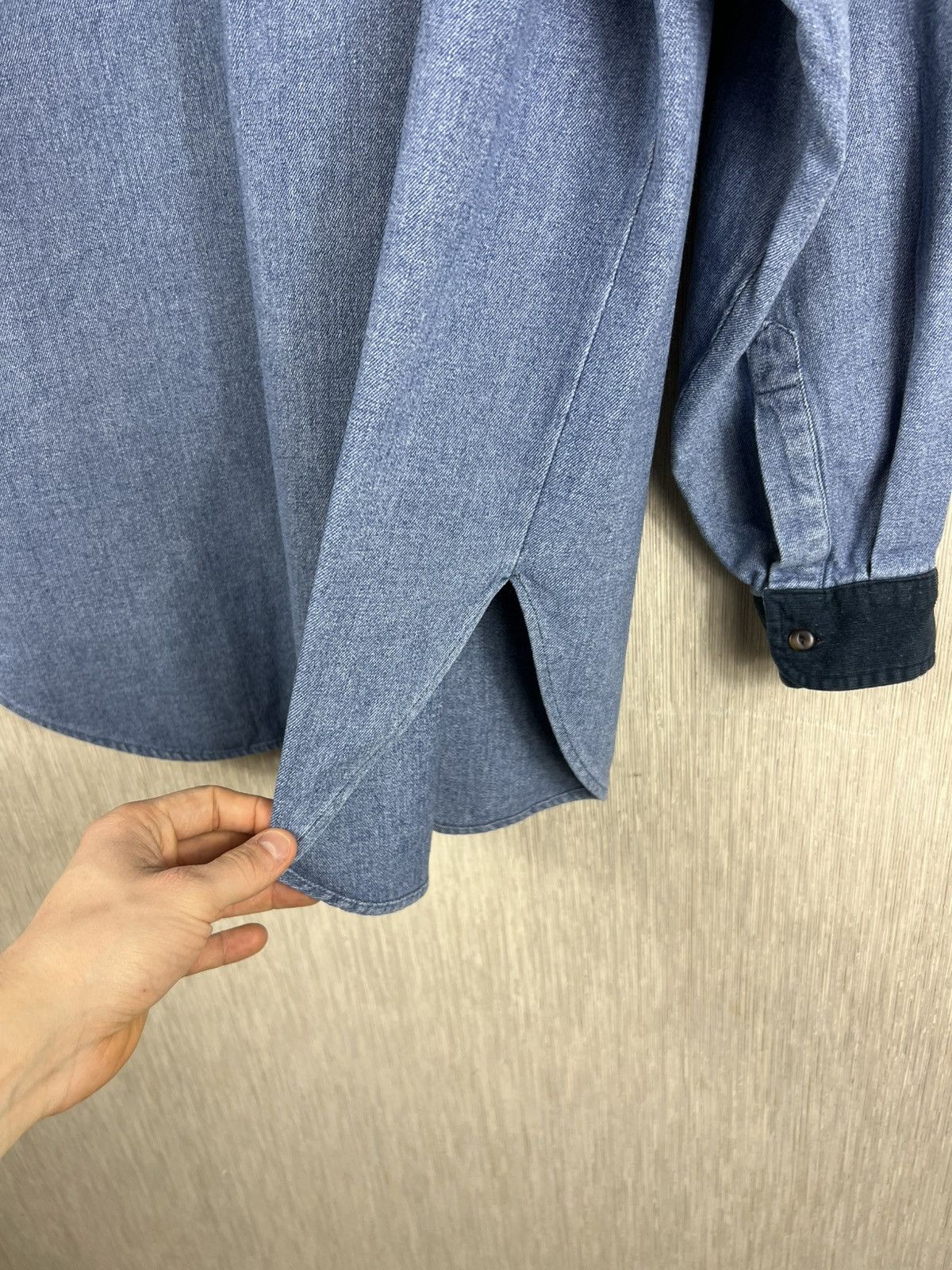 Valentino Vintage 90s Valentino Garavani classic pocket flannel shirt Size M / US 6-8 / IT 42-44 - 17 Thumbnail