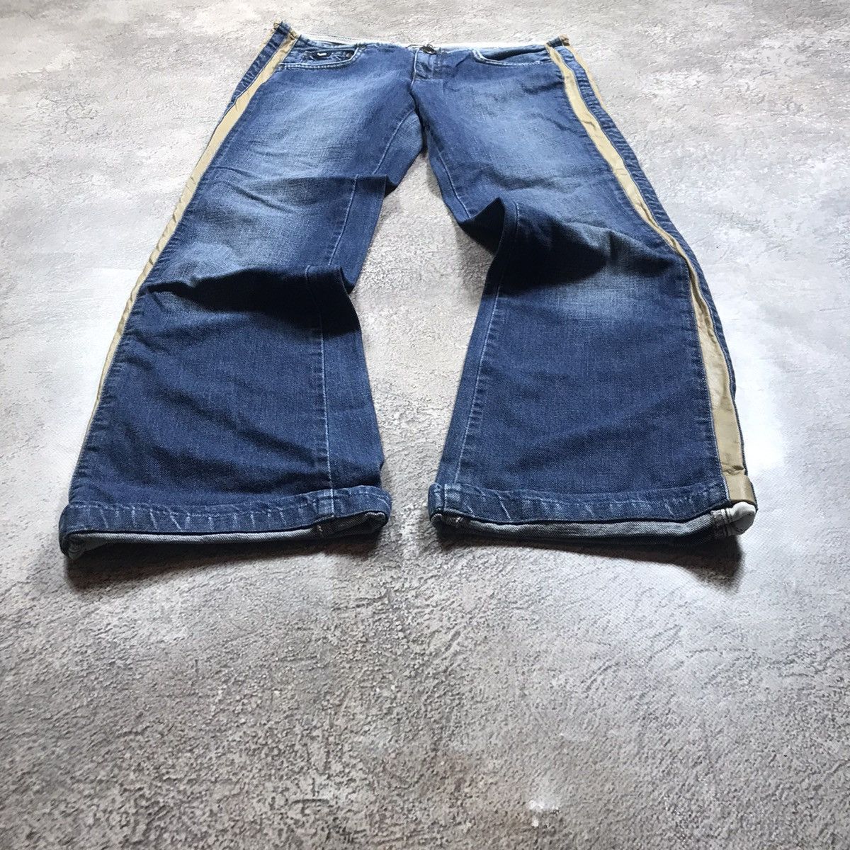 Vintage Vintage Y2K Distressed Flared Jeans Japanese Streetwear 30 Size 30" / US 8 / IT 44 - 1 Thumbnail