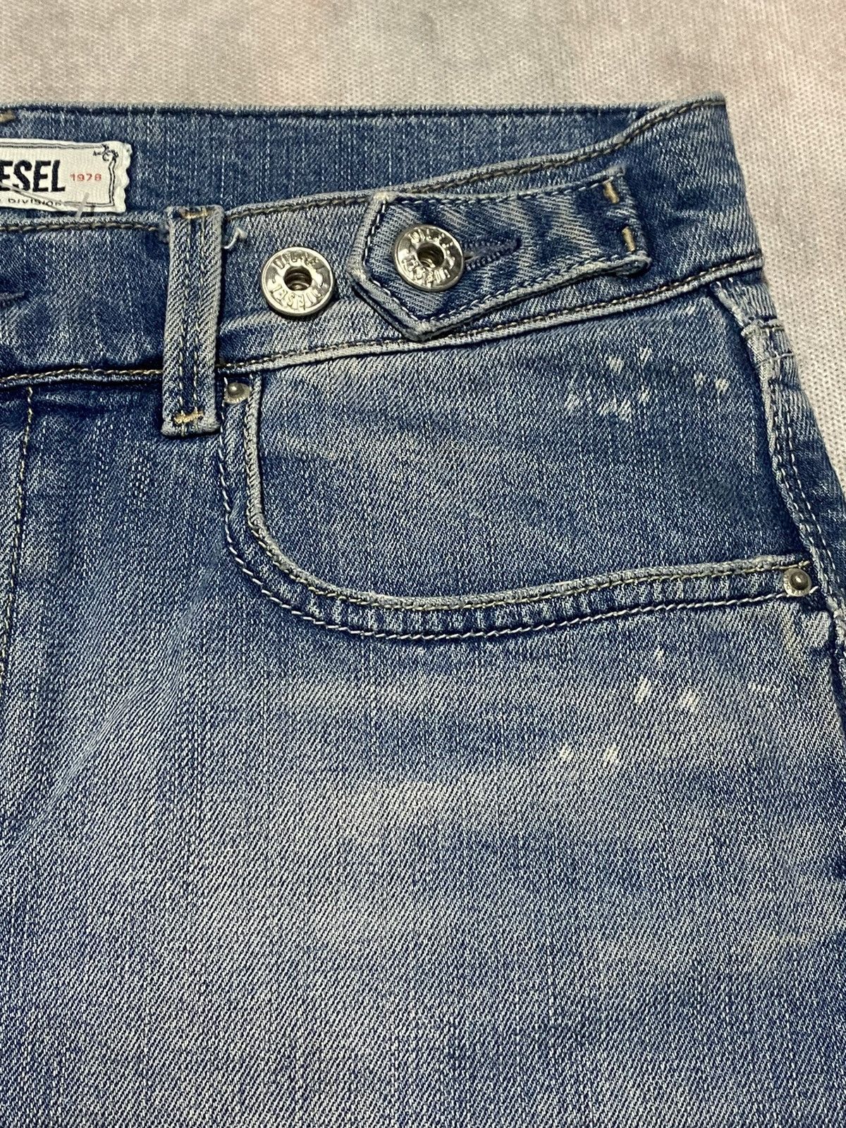 Diesel × Vintage Vintage Diesel Y2K Denim Faded Skirt Size 27 Size 27" / US 4 / IT 40 - 4 Thumbnail