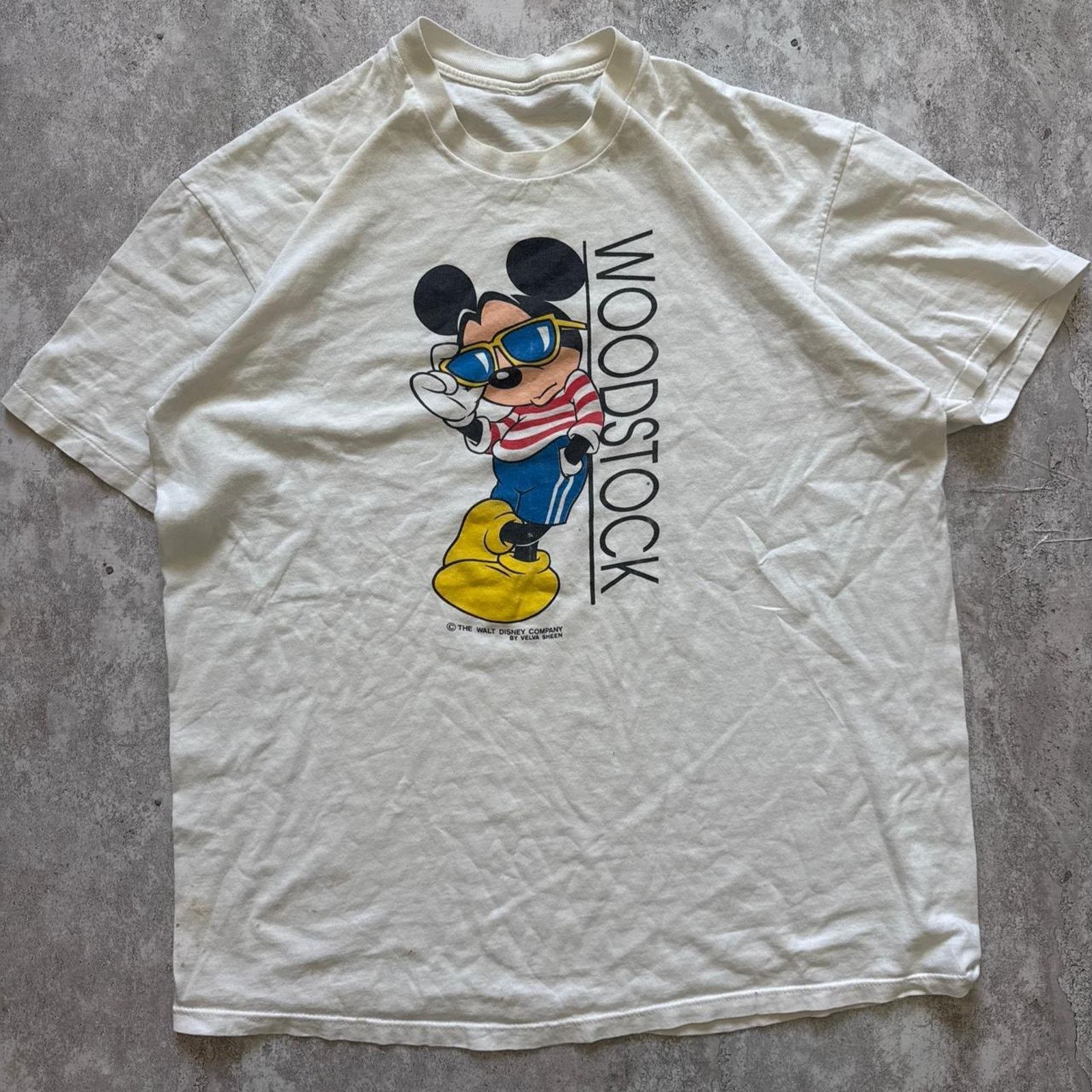 Disney Vintage 1980s Mickey Mouse Woodstock T-Shirt – Size XL Size US XL / EU 56 / 4 - 1 Thumbnail