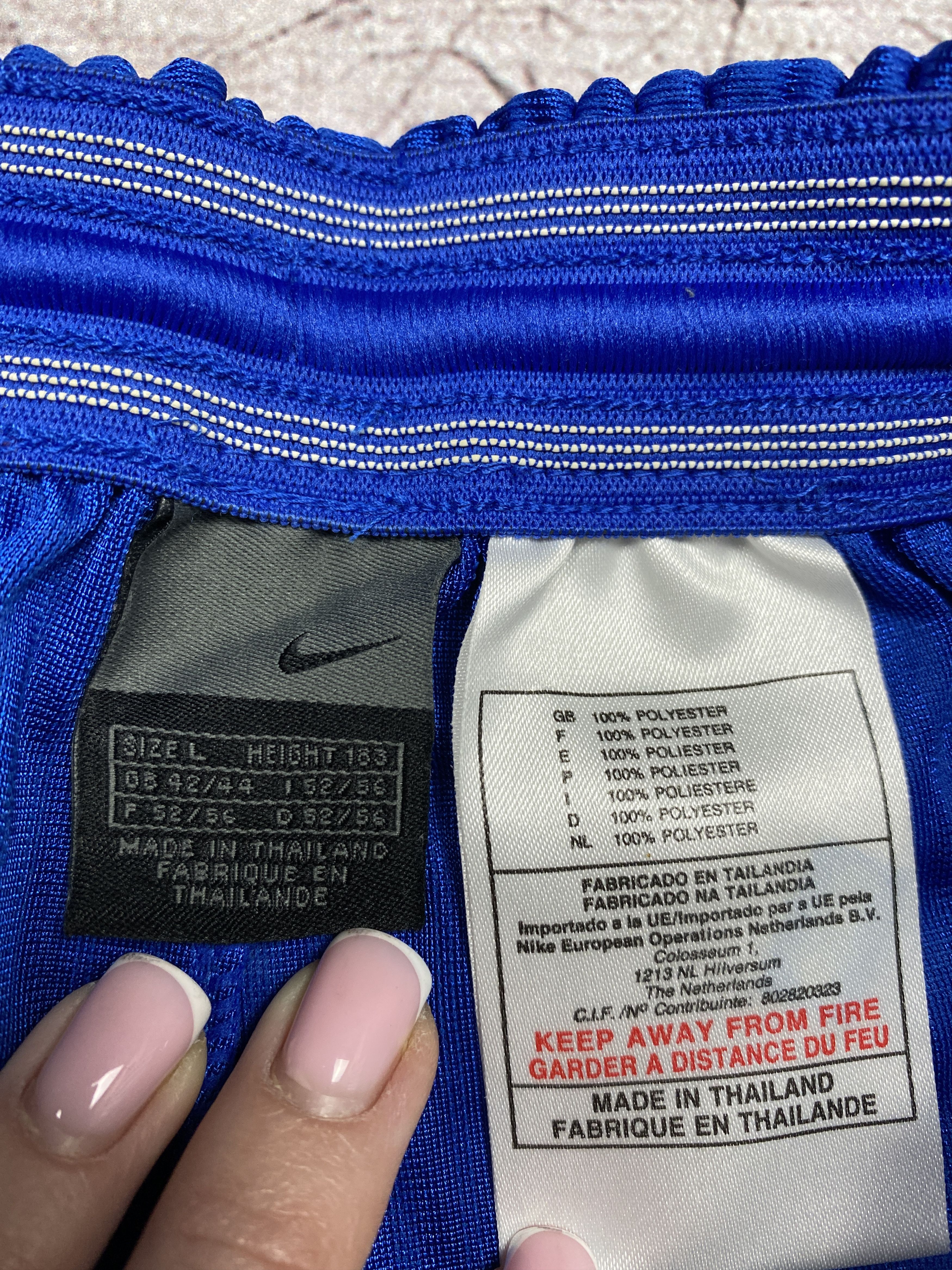 Nike Nike Vintage Mens Shorts Size US 34 / EU 50 - 5 Thumbnail
