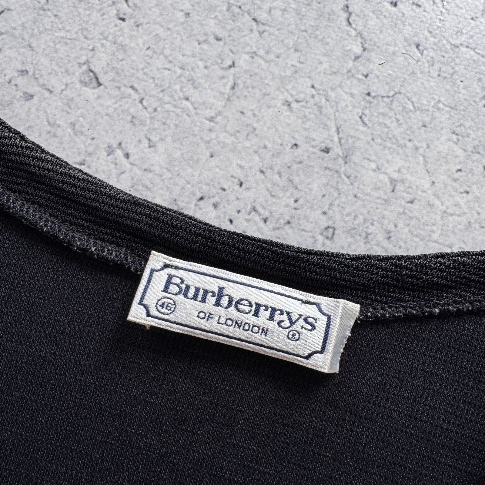 Burberry Vintage Burberrys Meesh Japan Made 90s T-Shirt V Neck Size US M / EU 48-50 / 2 - 8 Thumbnail