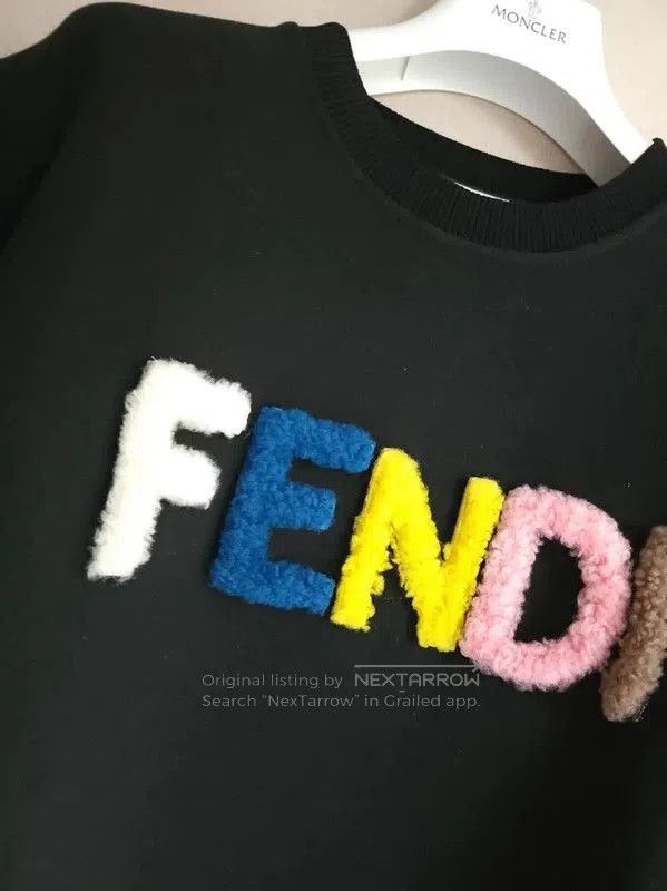 Fendi Fendi Black Cropped Logo Sweatshirt for Women . Size M / US 6-8 / IT 42-44 - 2 Thumbnail