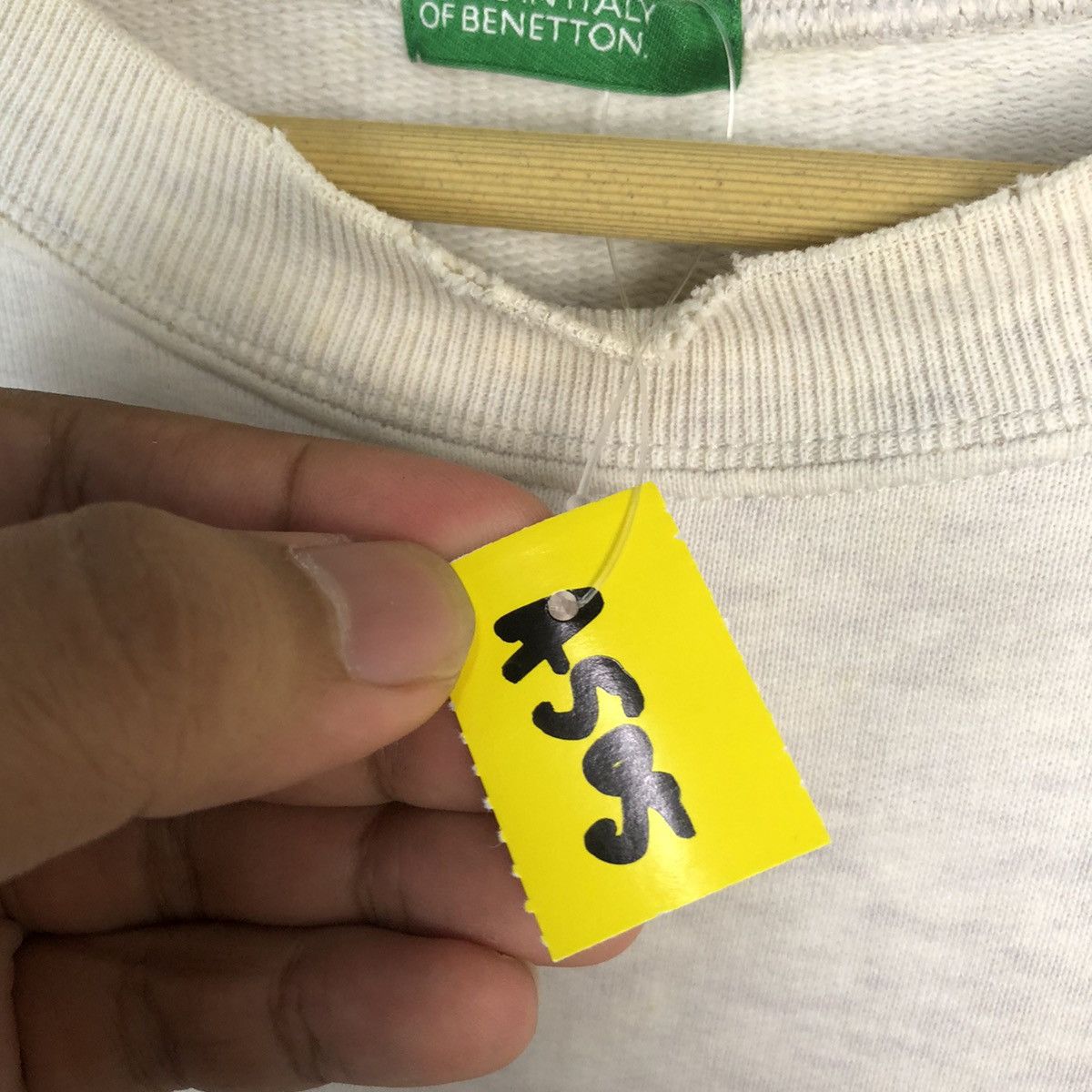 Benetton Made Italy Of Benneton vintage Cream Sweatshirt #A505 Size US M / EU 48-50 / 2 - 11 Thumbnail