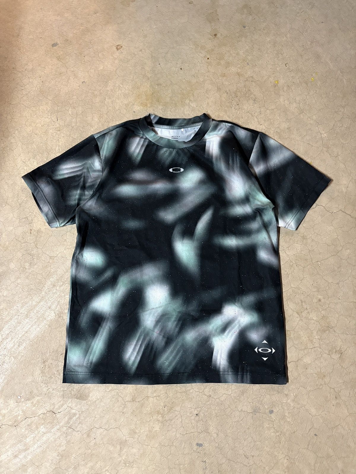 Oakley Oakley Y2K Galaxy Print Tee T-shirt Black Size Medium Size US M / EU 48-50 / 2 - 1 Thumbnail