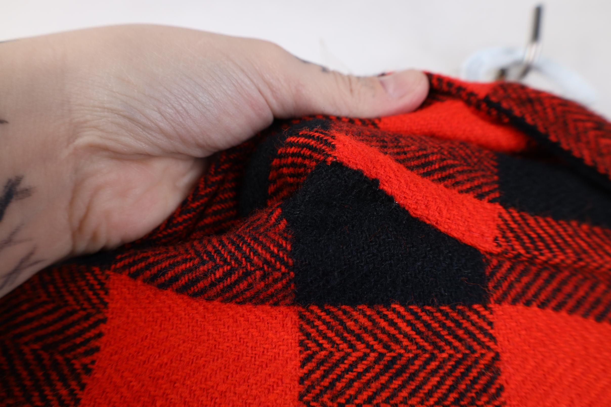 Vintage Vintage 70s Streetwear Plaid Knit Board Button Shirt Red Size US S / EU 44-46 / 1 - 10 Thumbnail
