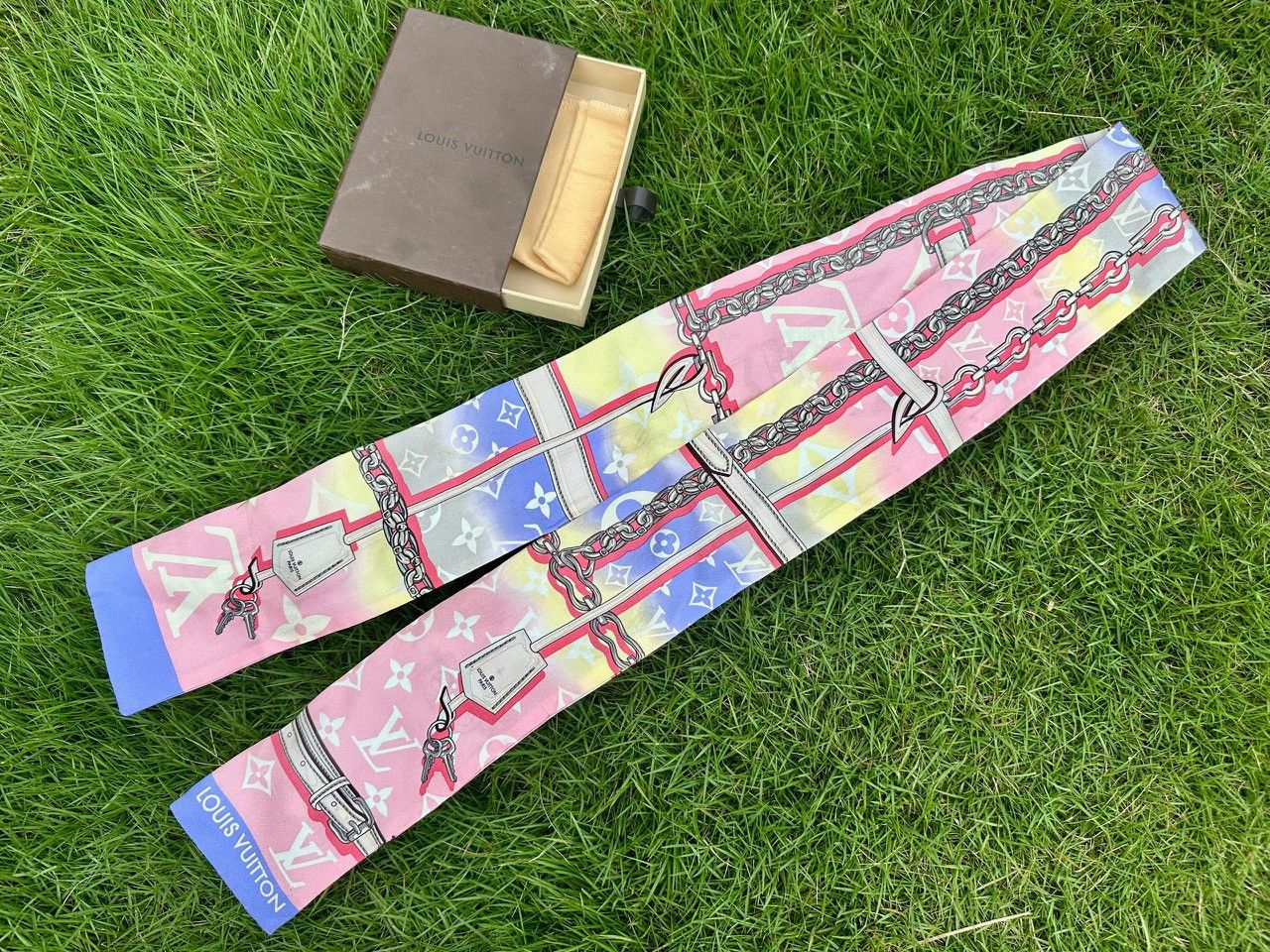 Louis Vuitton Louis Vuitton Silk Escale Confidential Bandeau Scarf Size ONE SIZE - 2 Thumbnail