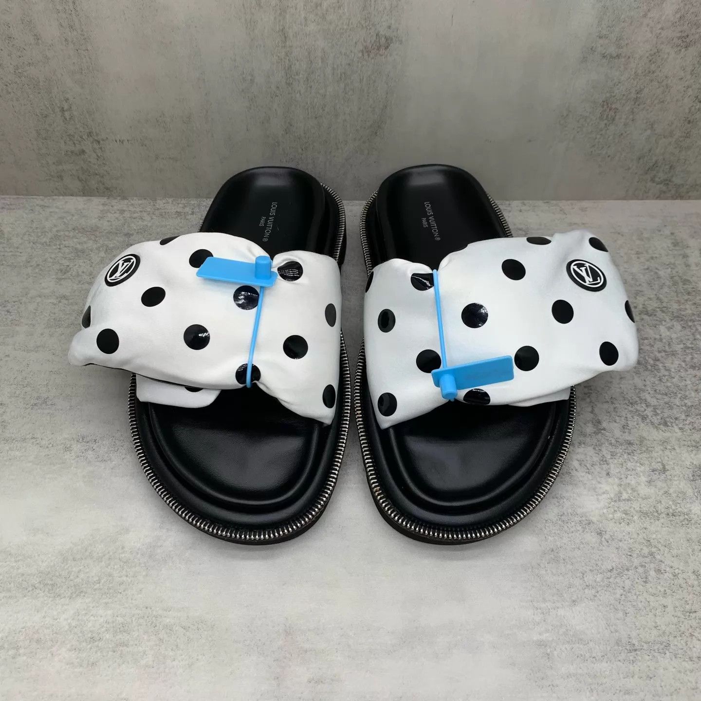 Louis Vuitton LV Black Polka Dot Velcro Women Slippers 36 98 New Size US 5.5 / IT 35.5 - 4 Thumbnail