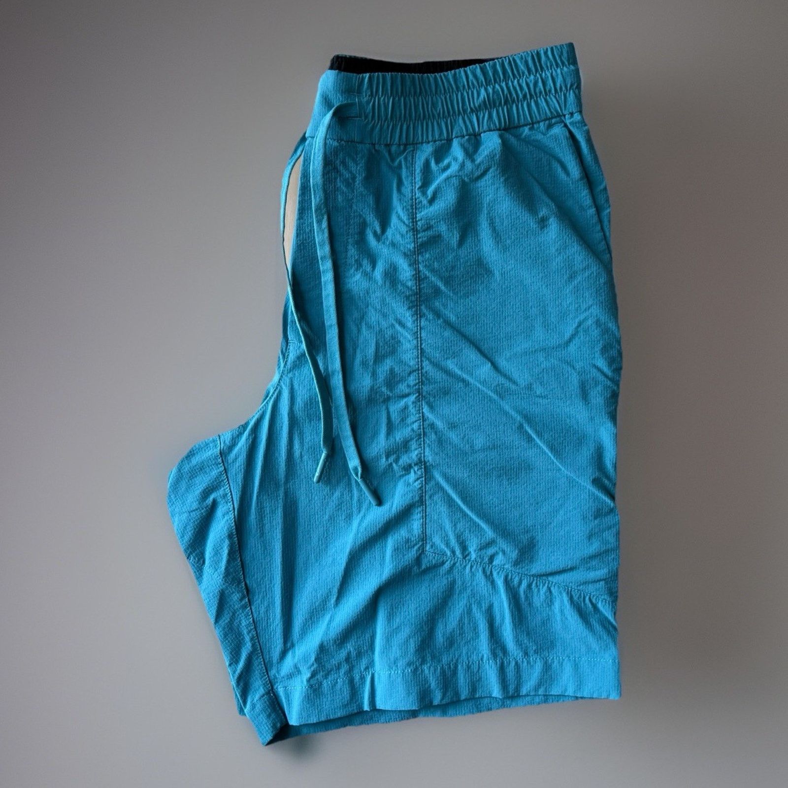 Lululemon Lululemon Bowline Shorts M Teal Linerless Workout Athleisure Size US 30 / EU 46 - 1 Thumbnail