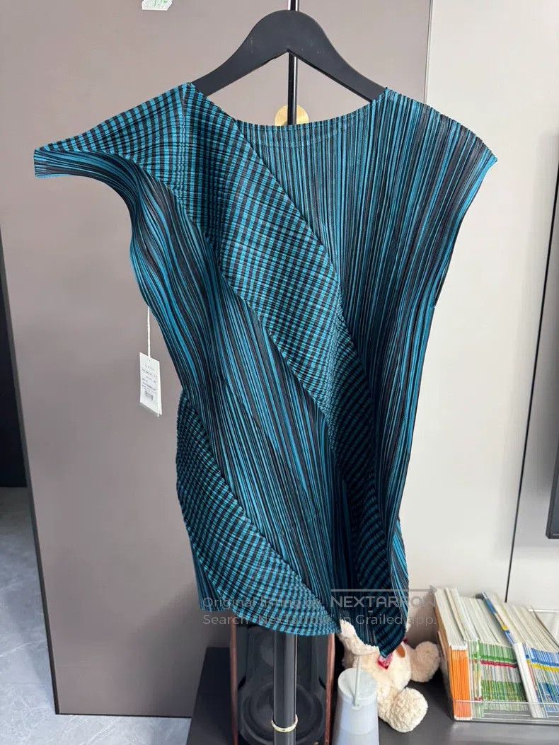 Issey Miyake Issey Miyake size:one size Fish Scale Crew Neck Top Size XXS / US 00 / IT 34 - 2 Thumbnail