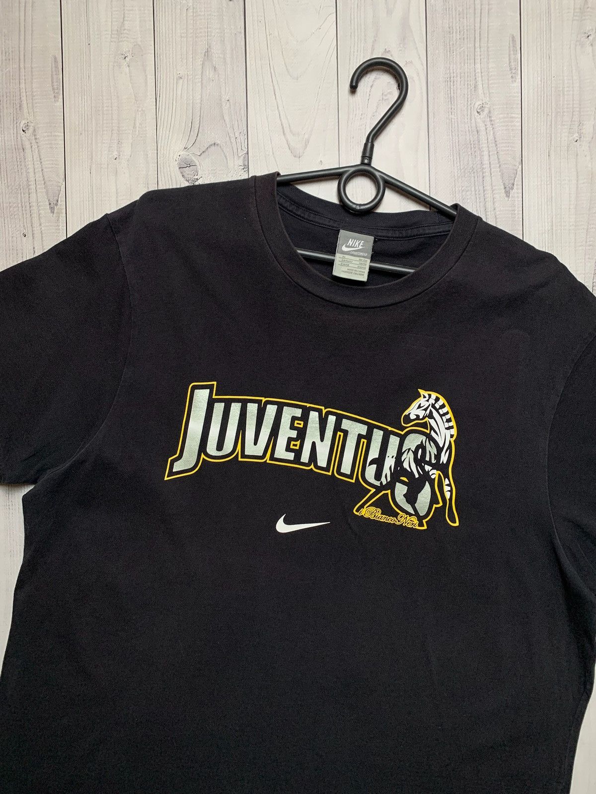Nike × Vintage Vintage Nike Juventus soccer tee logo rare size XL Size US XL / EU 56 / 4 - 2 Thumbnail