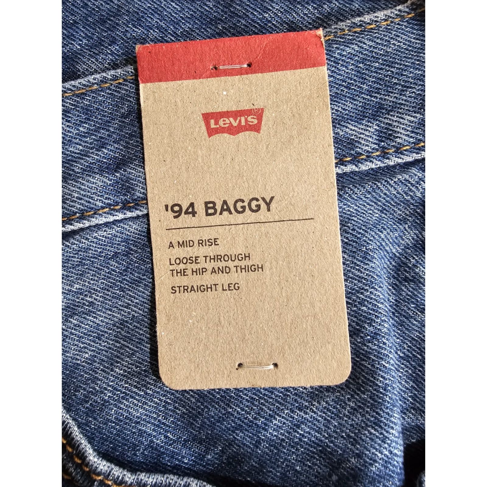 Levi's VINTAGE NWT Levi's 94 Baggy Straight Leg Mid Rise Women's 34x31 Jeans Size ONE SIZE - 7 Thumbnail