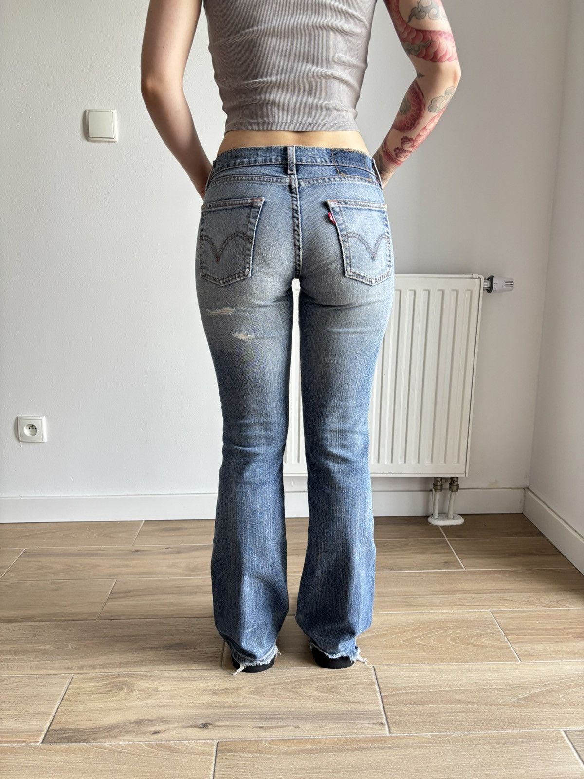 Levi's Vintage Levis Distressed Flared Jeans Low Rise 29/32 Size 30" / US 8 / IT 44 - 3 Thumbnail