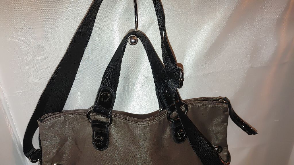 The Unbranded Brand Kenneth Cole Metallic Bag & Wallet Set Size ONE SIZE - 3 Thumbnail