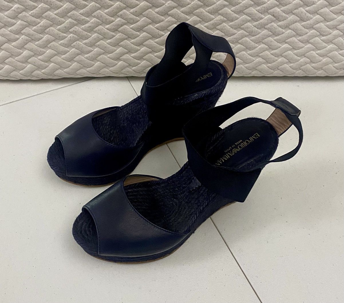 Emporio Armani Emporio Armani 🇪🇸 Navy Leather Espadrille Wedge Sandals 9.5 Size US 9.5 / IT 39.5 - 15 Thumbnail