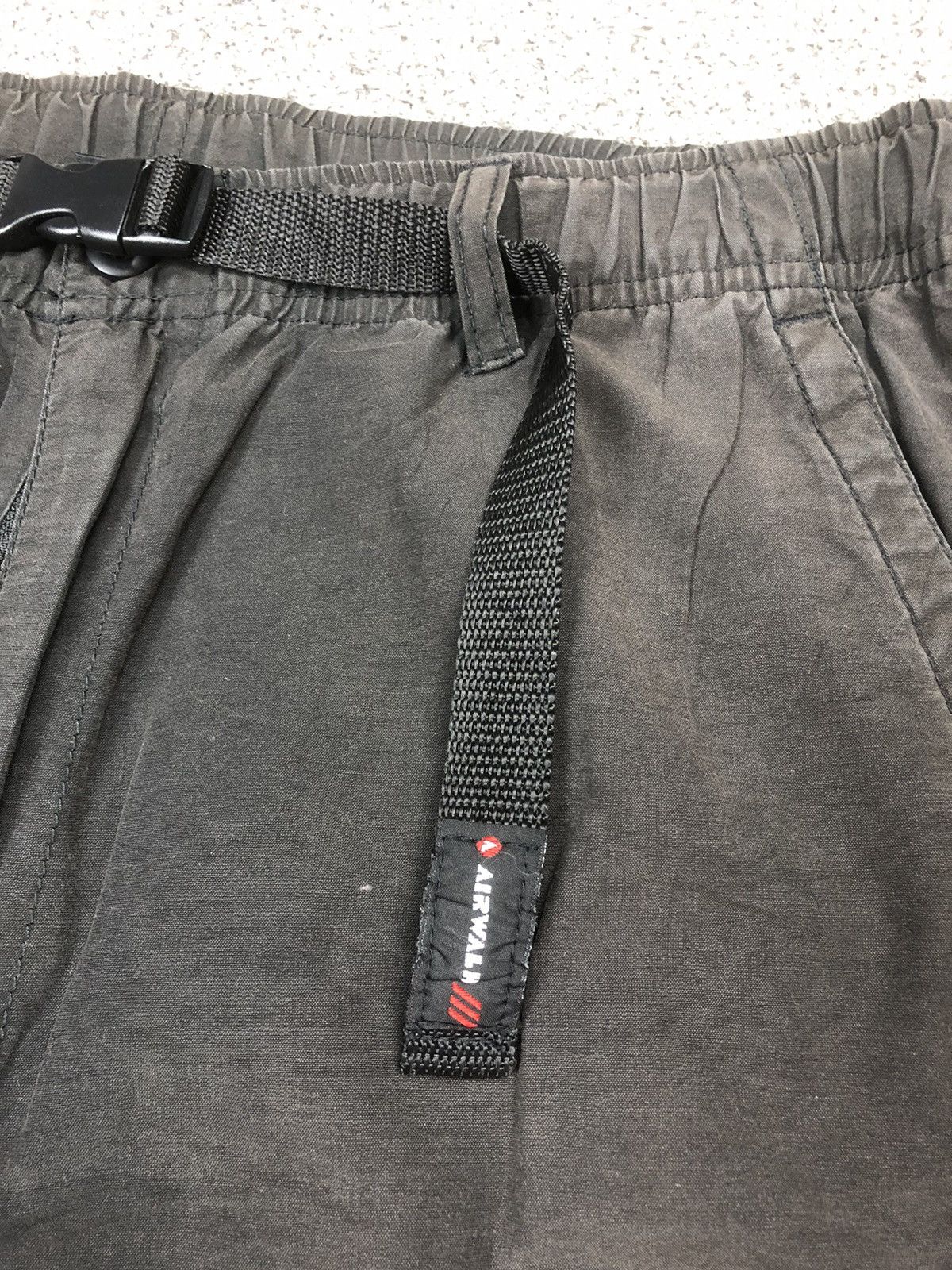 Airwalk Vintage Sunfaded Airwalk 3 quater Cargo Pants Size US 34 / EU 50 - 10 Thumbnail