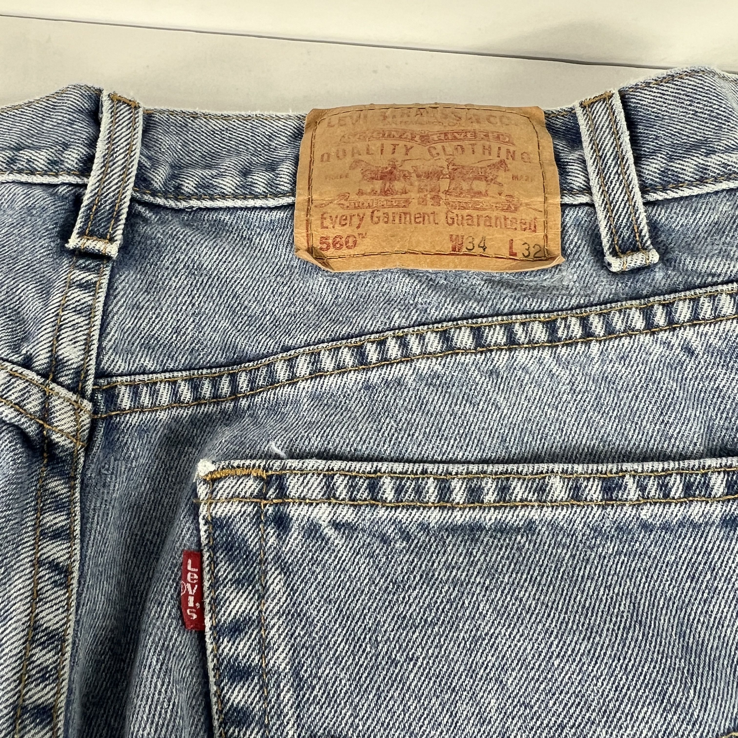 Levi's × Vintage Y2K Levi's Jeans 560 Comfort Loose Tapered Blue Faded Denim Size US 33 - 12 Thumbnail