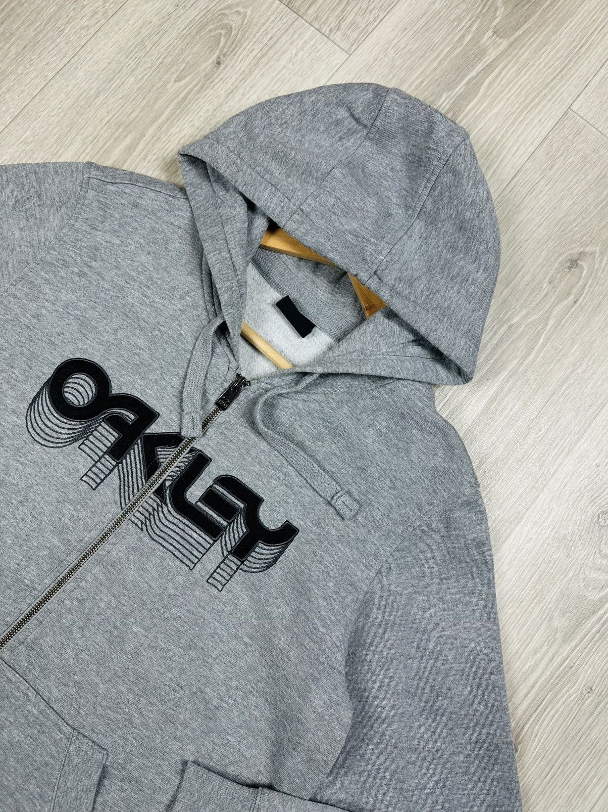 Vintage Vintage Oakley Zip Up Hoodie Big Logo Y2K Rare Size US M / EU 48-50 / 2 - 2 Thumbnail