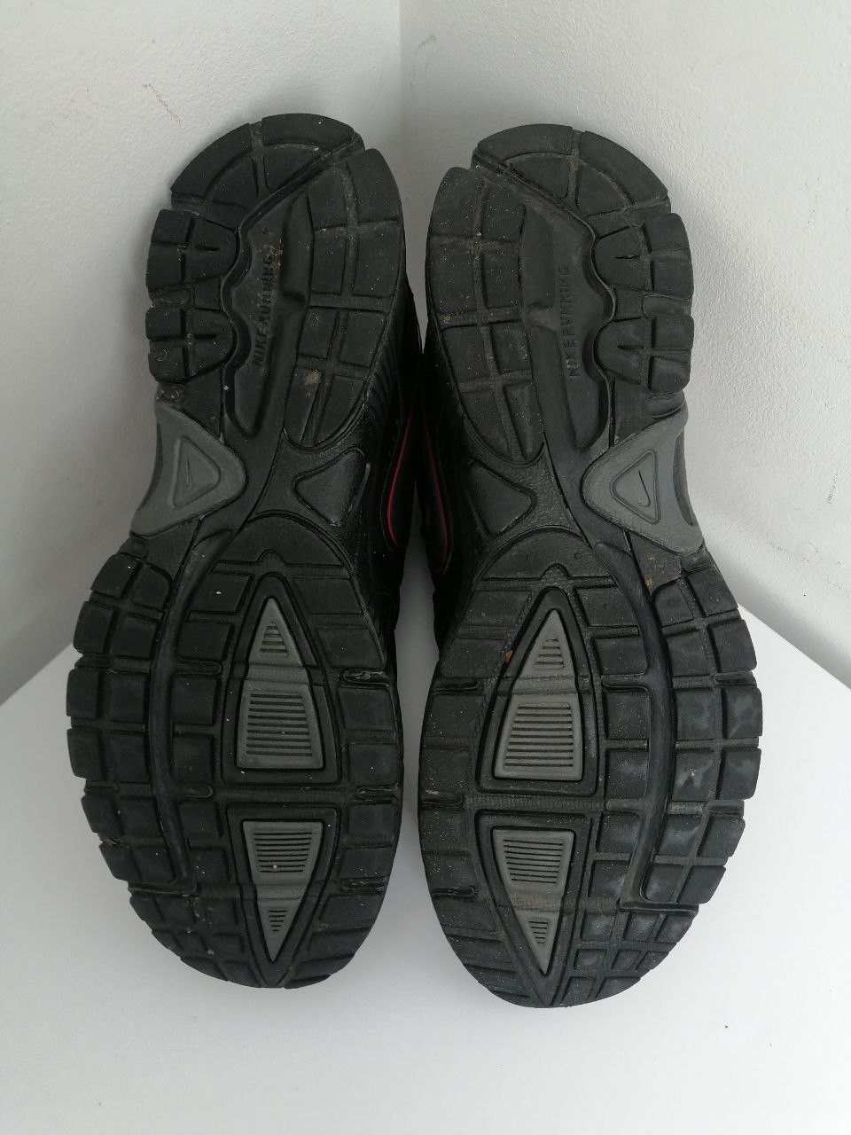 Nike Nike Dart 9 Leather Size US 9 / EU 42 - 6 Thumbnail