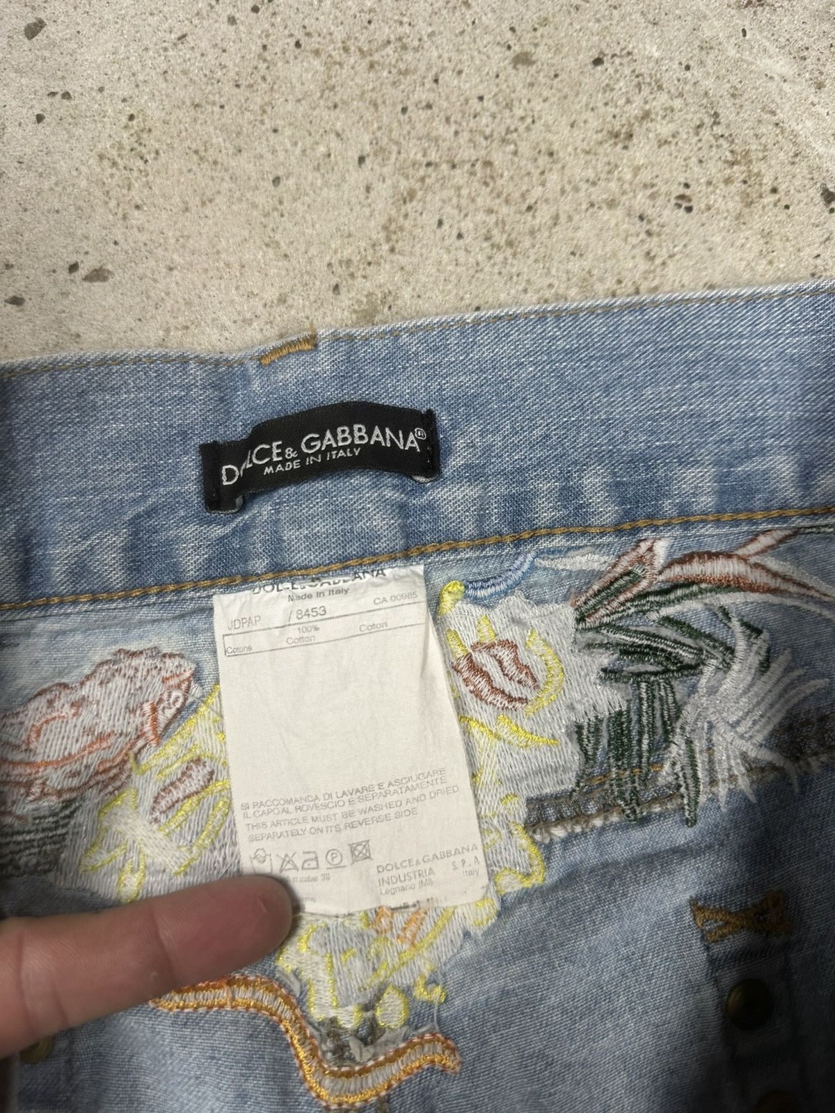 Dolce & Gabbana 2000s Dolce & Gabbana Hawaii Embroidery Bootcut Jeans Studs Size 32" / US 10 / IT 46 - 11 Thumbnail