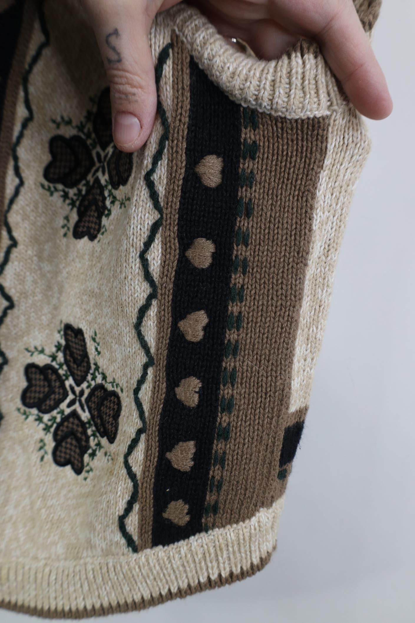 Vintage Vintage 90s Country Embroidered Heart Flower Knit Sweater Size M / US 6-8 / IT 42-44 - 8 Thumbnail