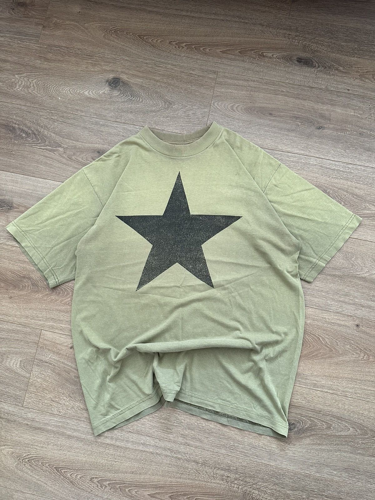 Band Tees 🔥VINTAGE R.E.M 1995 MONSTER TOUR DISTRESSED T-SHIRT🔥 Size US XL / EU 56 / 4 - 1 Thumbnail