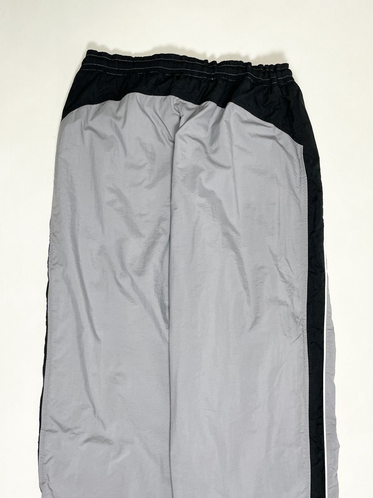 Nike Nike Vintage 00s 💋 silver grey acg truck sweat sport pants Size US 32 / EU 48 - 13 Thumbnail