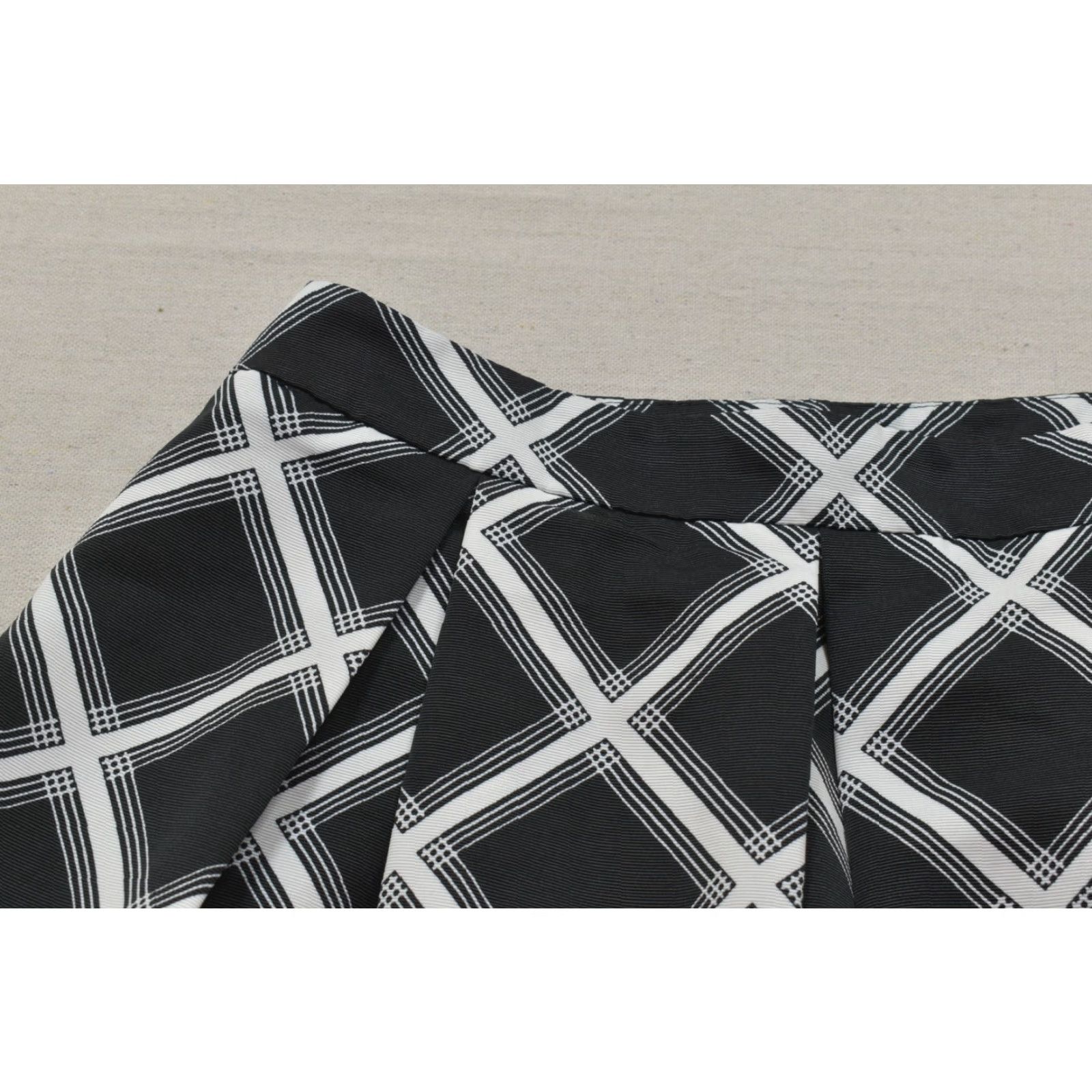 Express Express Women's A Line Pleated Knee Length Skirt Black Geometric Size 8 Polyester Size 30" / US 8 / IT 44 - 5 Thumbnail