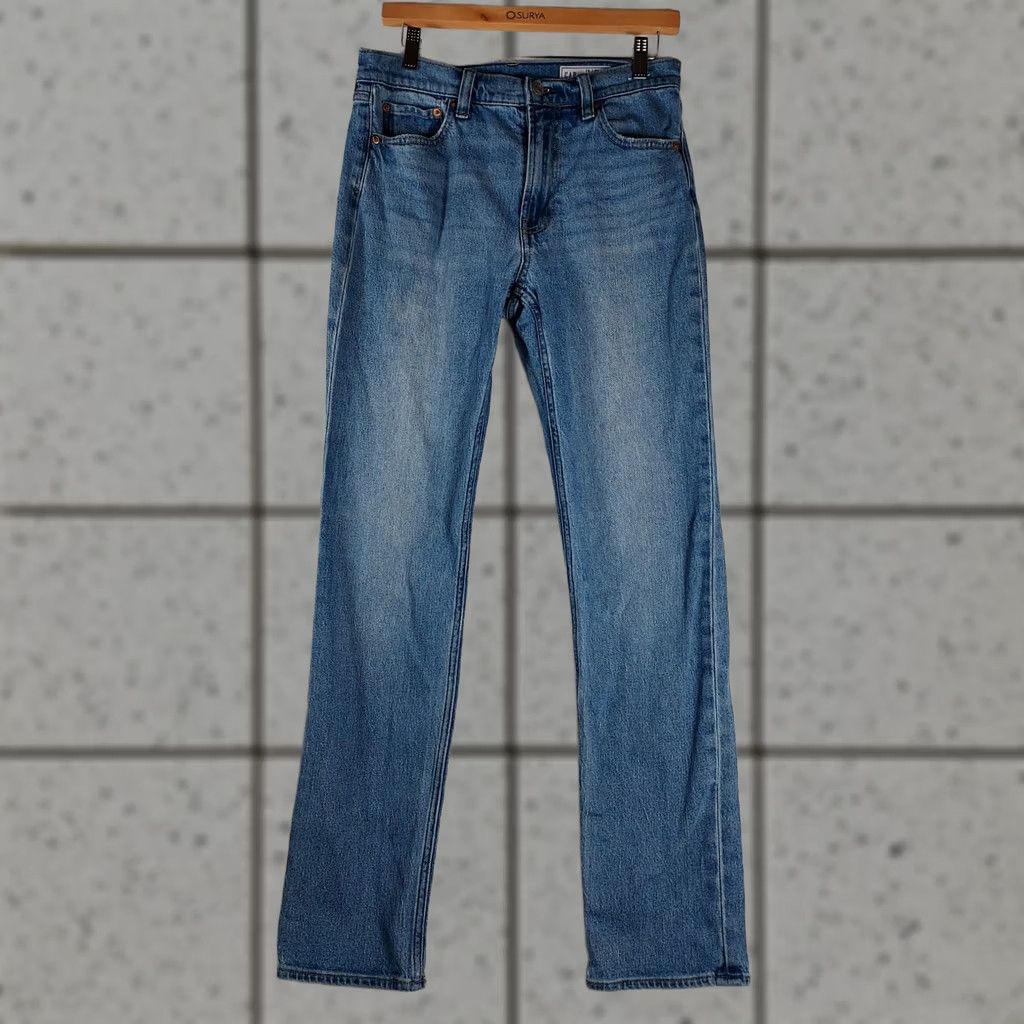 Gap VINTAGE GAP 90s Straight High Rise Jeans Women’s 28L Light Blue Denim 5-Pocket Jeans Womens Size 28" / US 6 / IT 42 - 1 Thumbnail