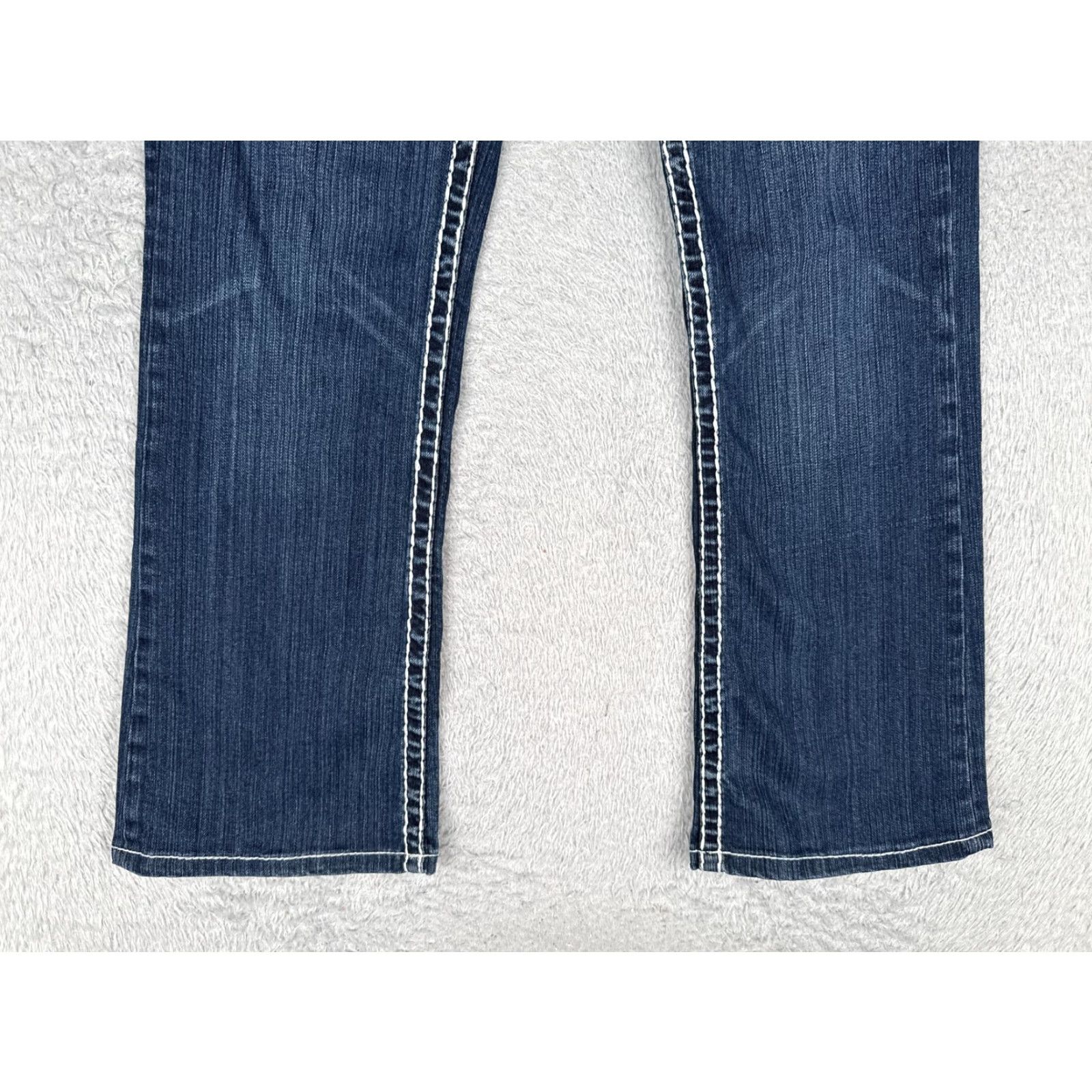 Vintage LA Idol USA Bootcut Jeans Juniors 9 Blue Dark Wash Low Rise Slim Stretch 28x27 Women’s 5-Pocket Design Pants Denim Size 30" / US 8 / IT 44 - 2 Thumbnail