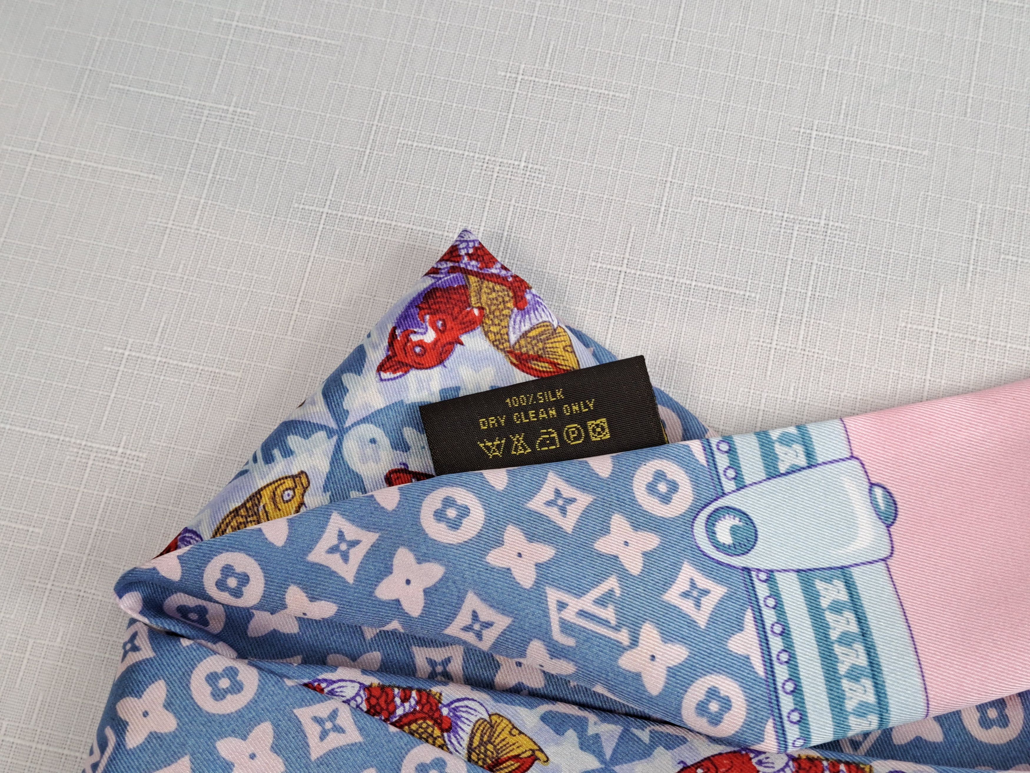 Louis Vuitton × Vintage LOUIS VUITTON monogram koi fish silk twilly/bandeau/scarf. Size ONE SIZE - 12 Thumbnail