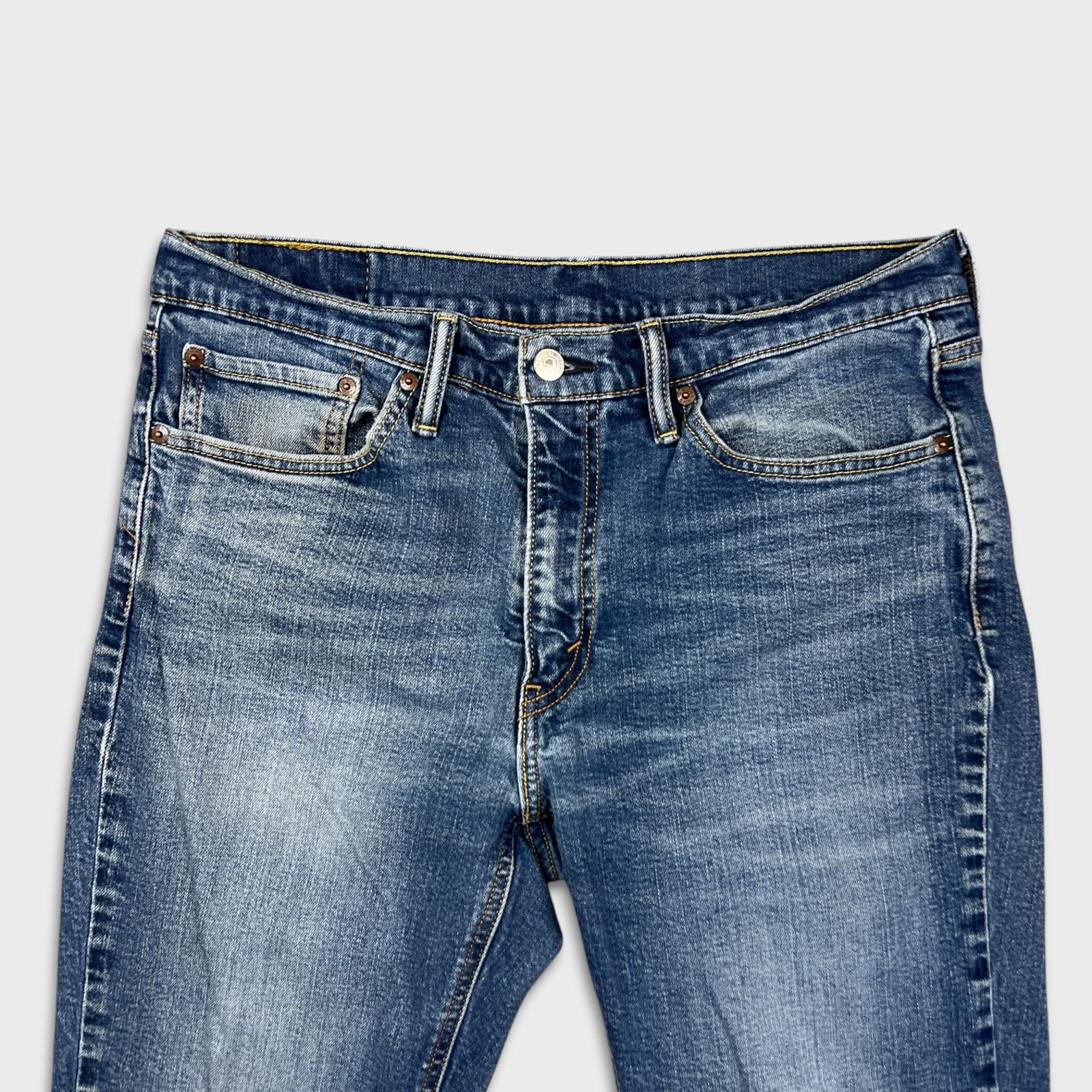 Levi's × Vintage Levi's 541 Jeans 34x30 Athletic Taper Faded American Denim Size US 34 / EU 50 - 2 Thumbnail