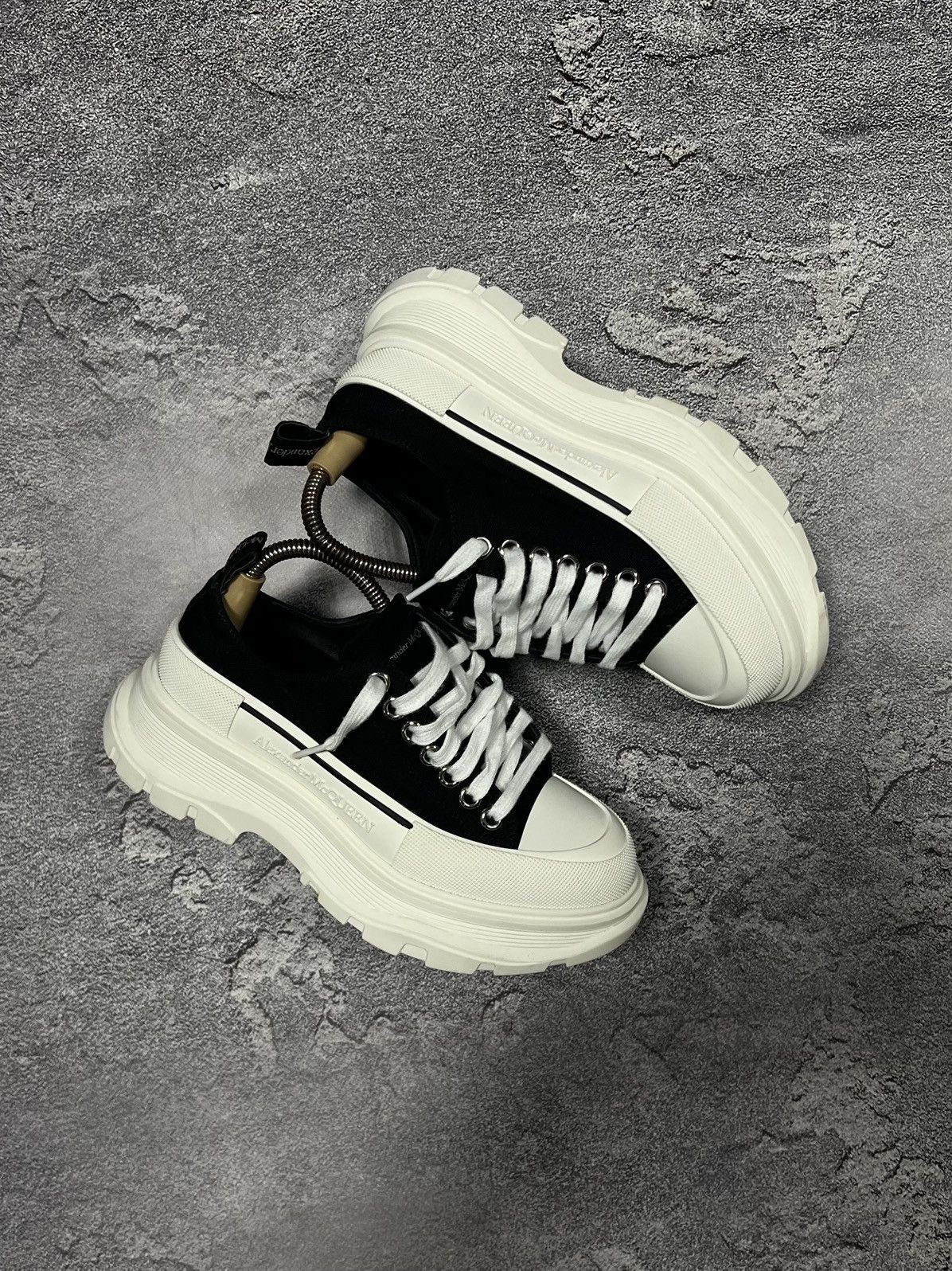 Alexander McQueen × Designer ALEXANDER MCQUEEN Tread Slick Lace Up Sneakers Size 38 Size US 8 / IT 38 - 2 Thumbnail