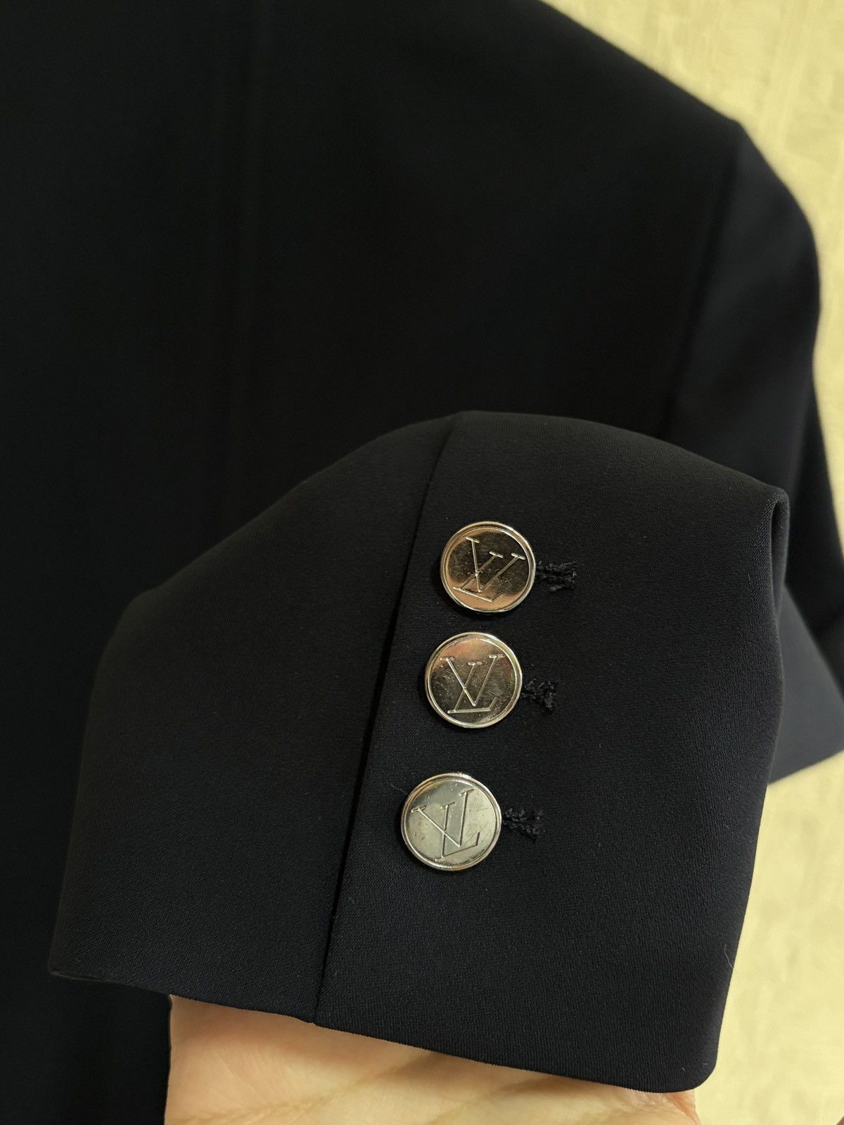 Louis Vuitton Louis Vuitton Uniforms Navy Blazer Silver Logo Buttons Sz 36 Size XS / US 0-2 / IT 36-38 - 15 Thumbnail
