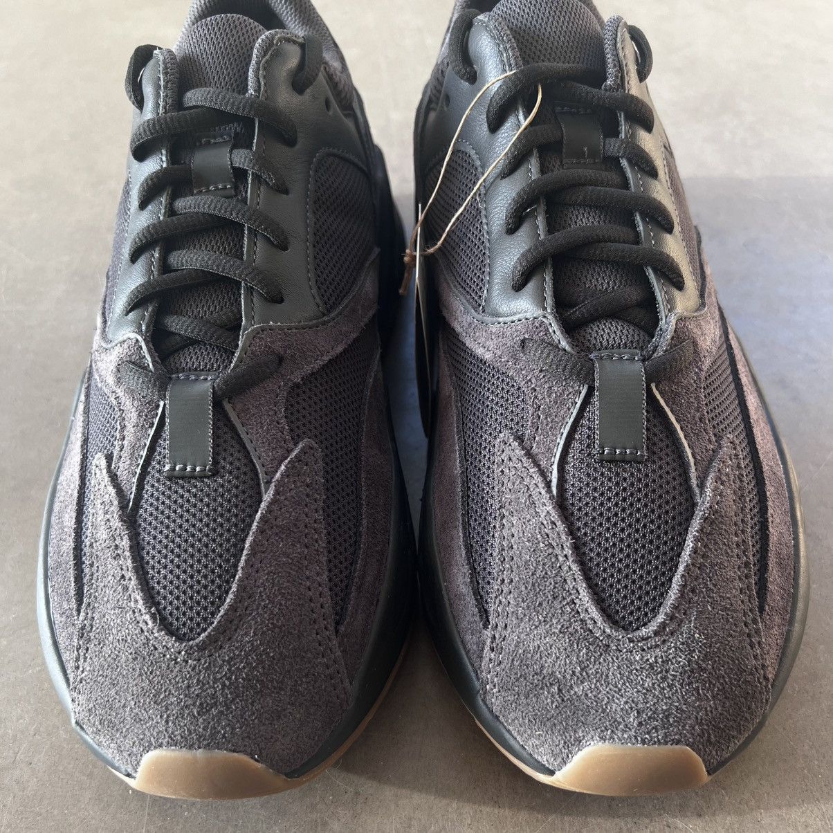 Adidas ⭐️DEADSTOCK 700v1 UTILITY BLK Size US 10.5 / EU 43-44 - 17 Thumbnail