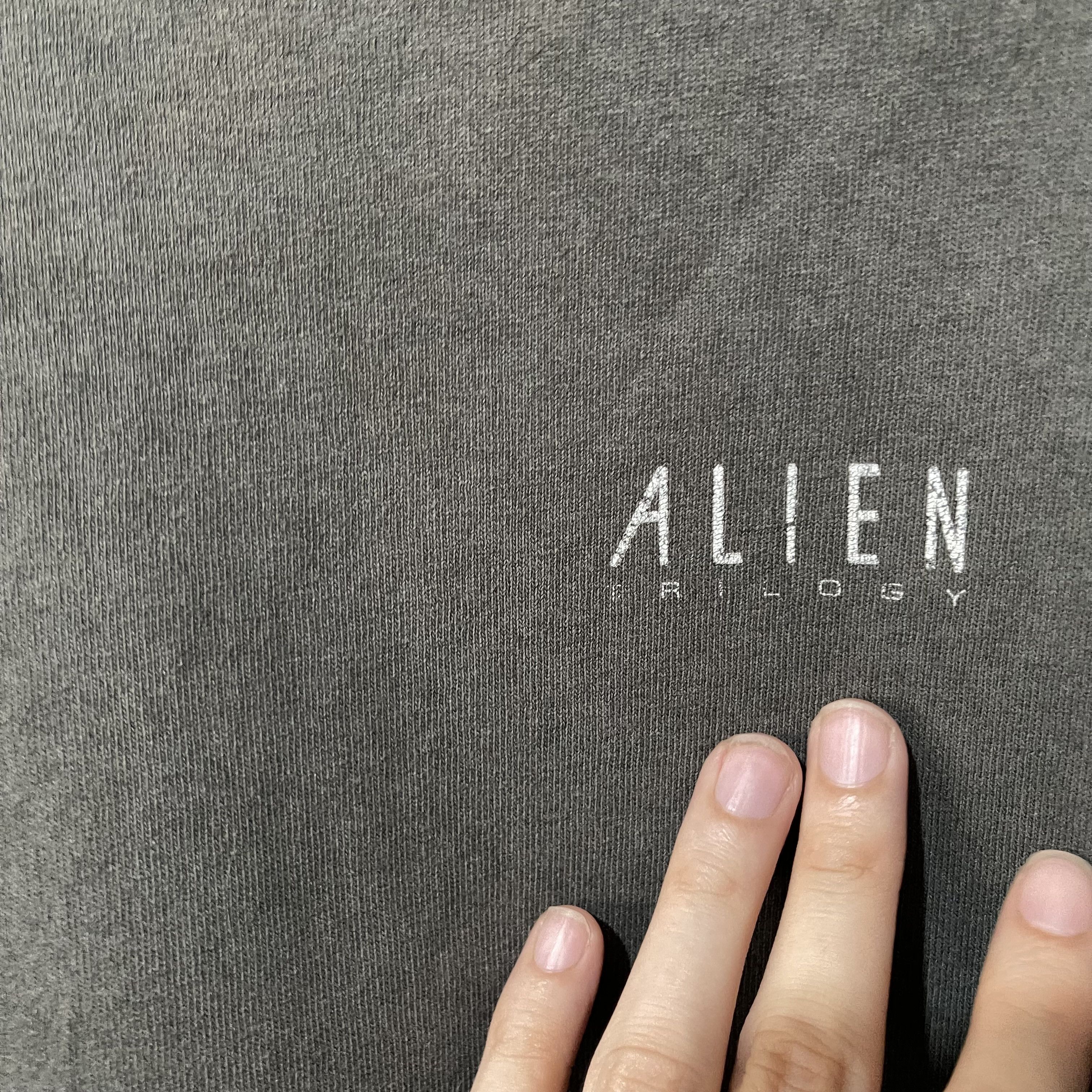Sci-Fi Fantasy × Vintage Vintage 1993 Alien Trilogy Shirt Size US XL / EU 56 / 4 - 4 Thumbnail