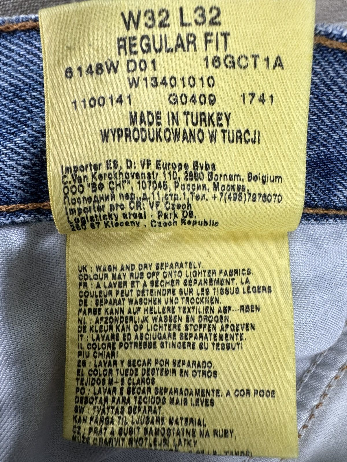 Vintage Essential Wrangler Regular Fit Light Wash Cotton Denim Jeans Size US 32 / EU 48 - 13 Thumbnail