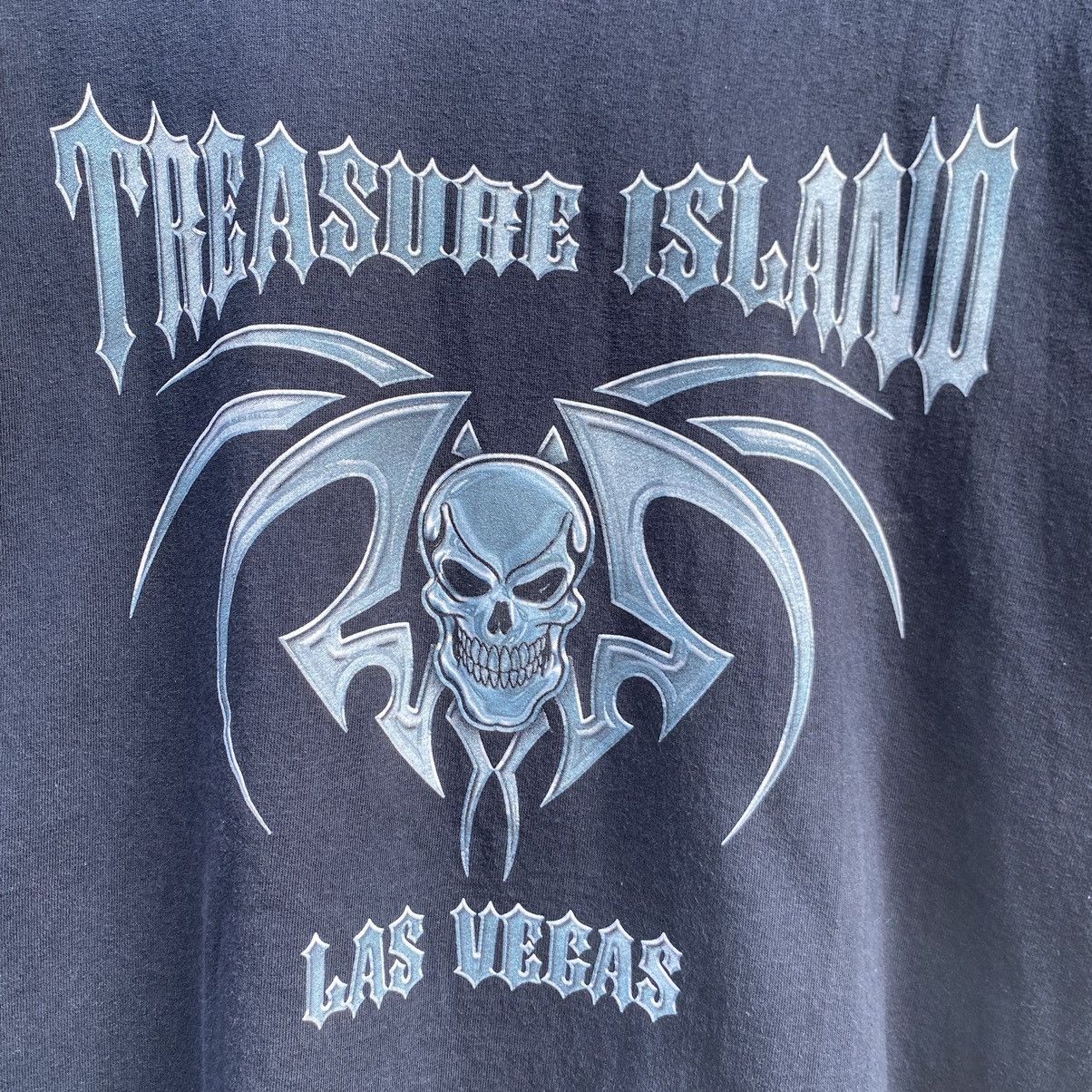 Vintage Vintage Faded Y2K Treasure Island Las Vegas ERD GRUNGE TEE Size US XL / EU 56 / 4 - 3 Thumbnail