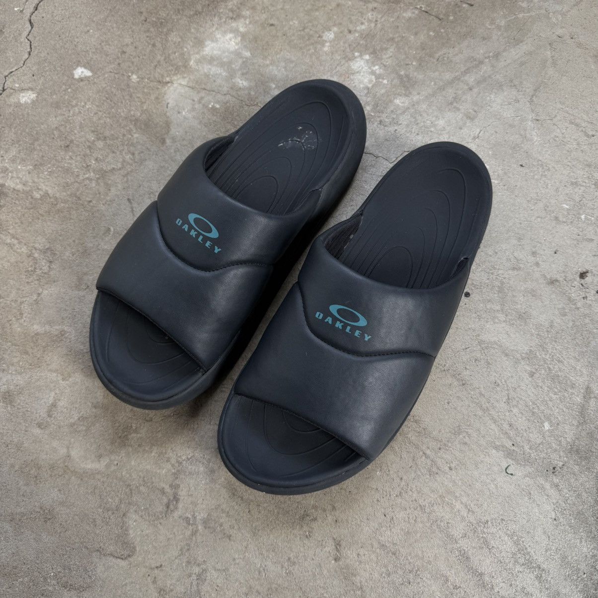 Oakley Vintage Black Oakley Logo Slides Size US 12 / EU 45 - 1 Thumbnail