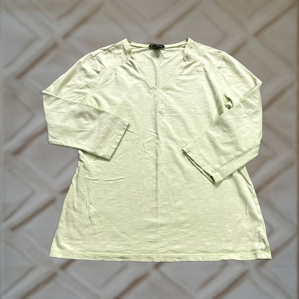 Eddie Bauer Eddie Bauer Women's Small Yellow V-Neck Long Sleeve Knit Shirt Casual Top Size S / US 4 / IT 40 - 1 Thumbnail