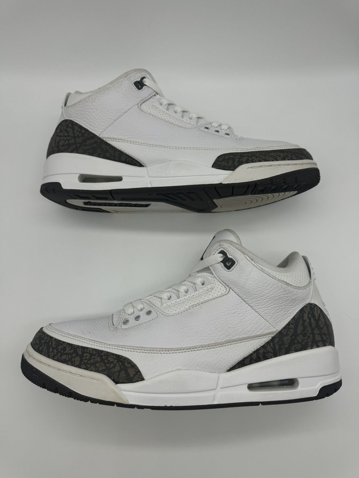 Jordan Brand × Nike Nike Air Jordan 3 Retro Mocha Brown 2018 Men’s Size 11.5 Size US 11.5 / EU 44-45 - 2 Thumbnail