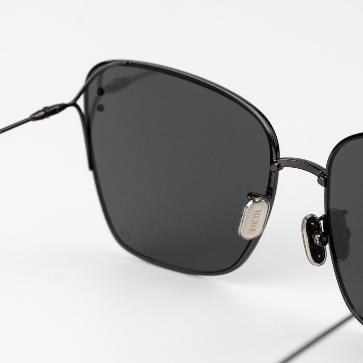 Dior Dior Women Sunglasses Gunmetal CD40095U 08A H4A0 BRAND NEW Size ONE SIZE - 8 Thumbnail