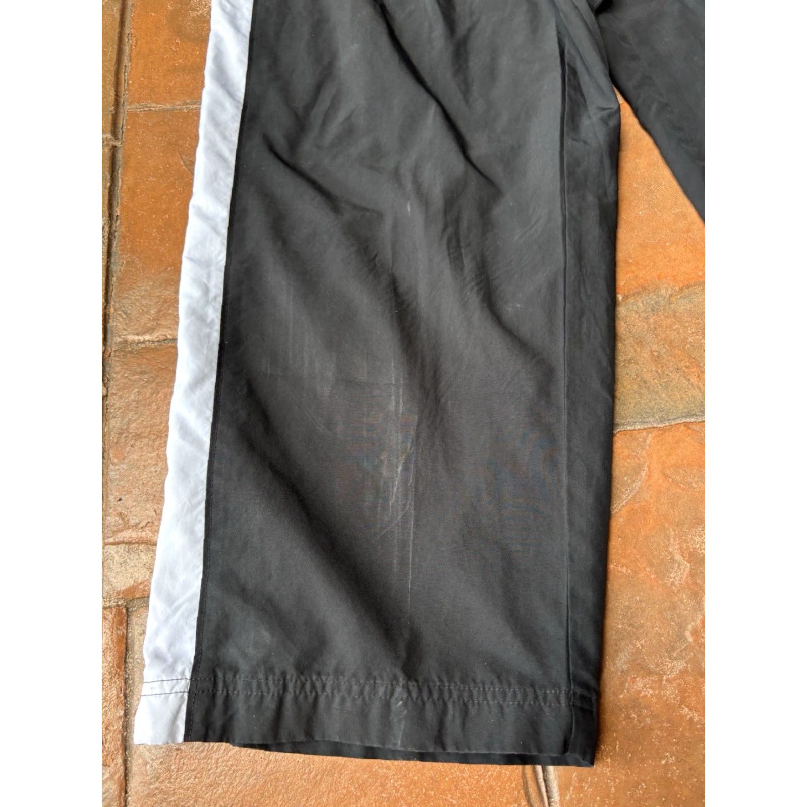 Nike VINTAGE Nike Windbreaker Track Pants Black Large Swoosh Grunge Hip Hop Mens L Size US 33 - 7 Thumbnail
