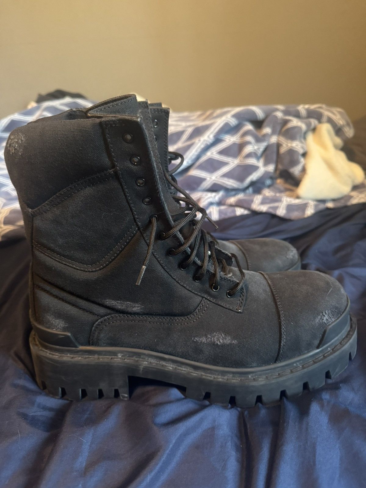 Balenciaga Balenciaga Combat Strike Boots Size US 11 / EU 44 - 1 Thumbnail